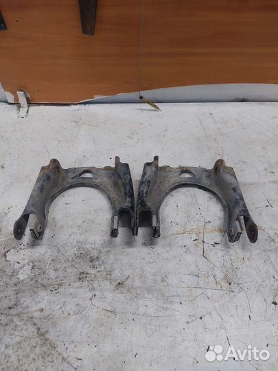 Рычаг передний Peugeot 407