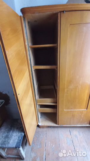 Старинные Шифоньер и комод