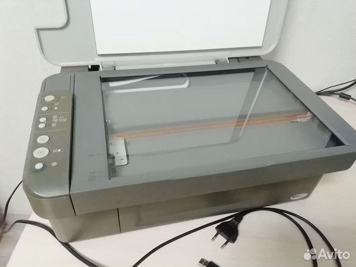 Принтер, сканер, ксерокс (3в1)
