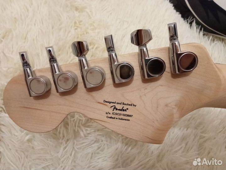 Электрогитара Squier mustang