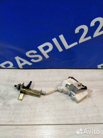 Замок лючка бензобака Toyota Crown JZS155 2jzge