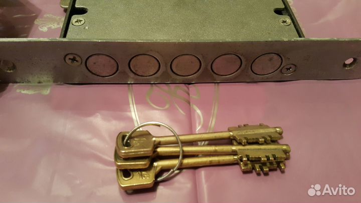 Замок врезной