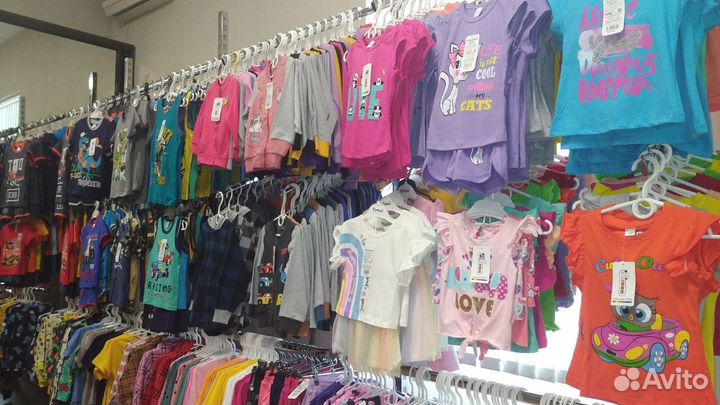 Пристенная стойка для одежды