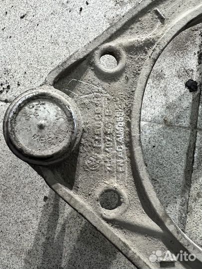 Рычаг передний верхний touareg туарег 4.2 2008