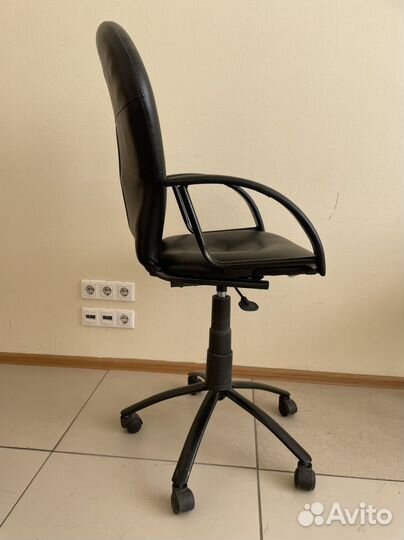 Компьютерное кресло