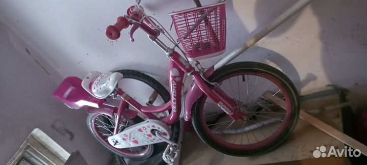 Велосипед для девочки есть доп колеса