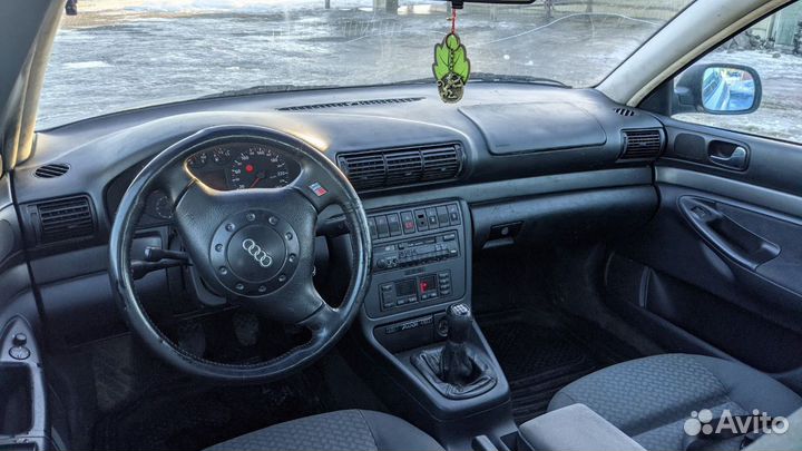Audi A4 1.8 МТ, 1996, 200 000 км