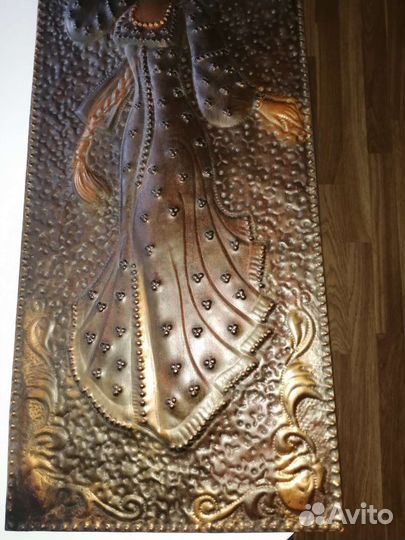 Панно чеканка