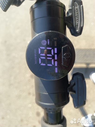 Электросамокат Midway