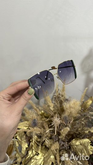 Очки черные с зелёной оправой