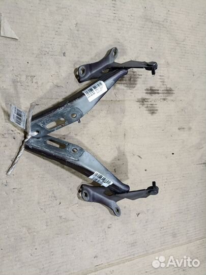 Петля капота Honda Fit shuttle GP2