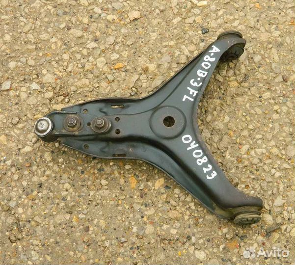 Рычаг передний левый Audi 80 B3