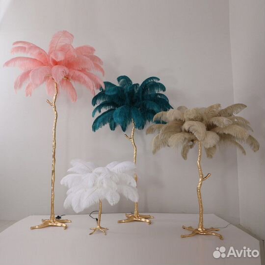 Напольная лампа с перьями