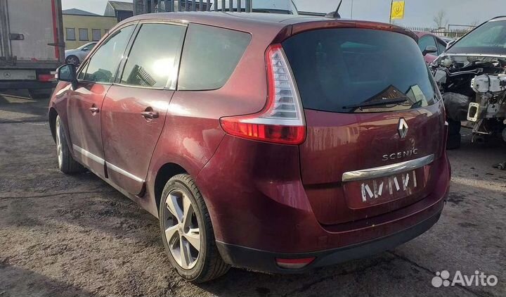 Renault Grand Scenic III 2013 г на запчасти