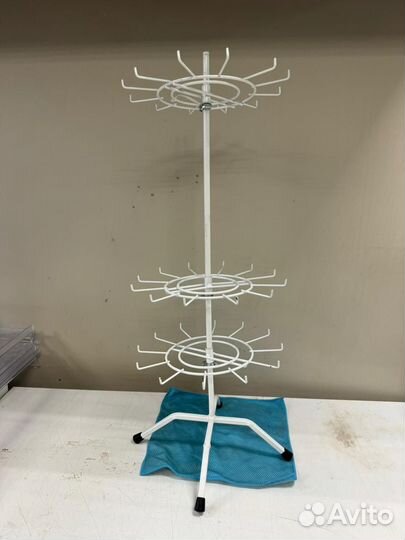 Стойки для украшений, брелоков, полки, корзины бу