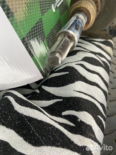 Амортизатор Subaru Forester SG5 атмо оригинал