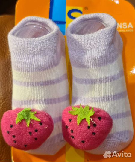 Носки для новорожденных с игрушкой