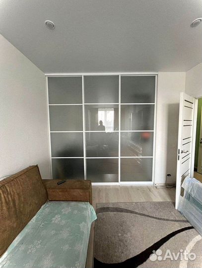 Стеклянная перегородка