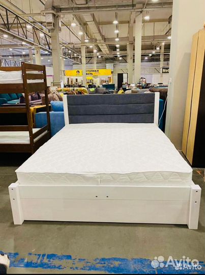 Кровать двухспальная