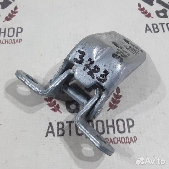 Петля двери верхняя передняя правая Hyundai