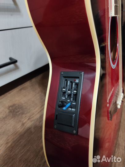 Электро-акустическая гитара