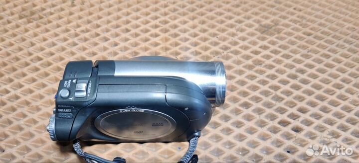 Видеокамера Panasonic VDR-D150