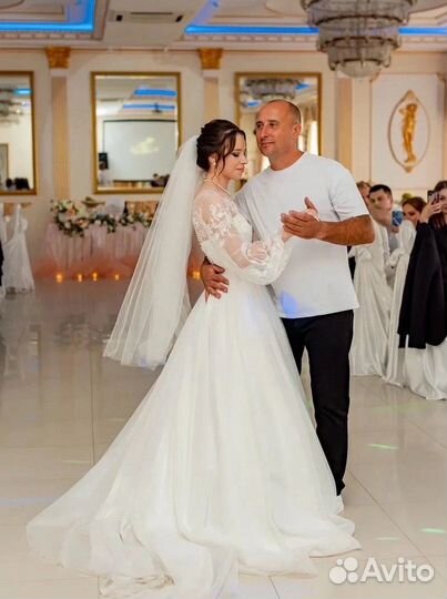 Свадебное платье 42