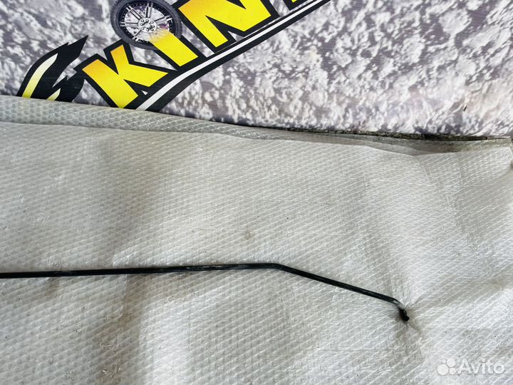 Держатель капота упор Ford Focus 3 Фокус 2011