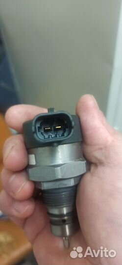 Регулятор давления топлива bosch 0281006037