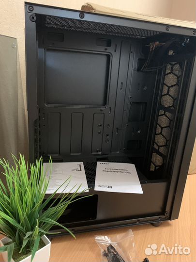 Корпус msi mag vampiric 100l новый
