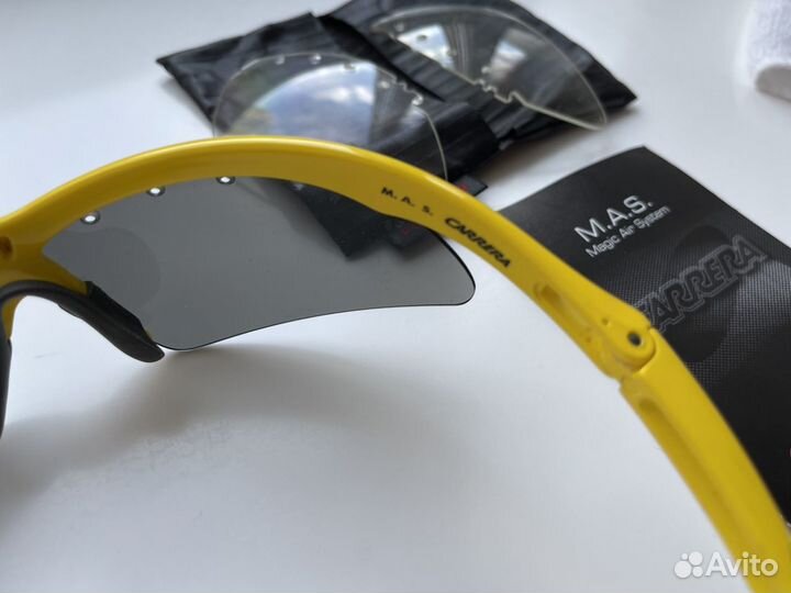 Солнцезащитные очки Carrera