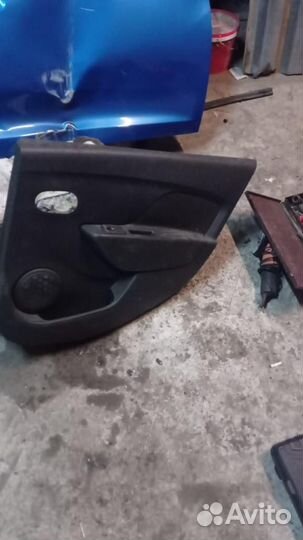 Обшивка двери Renault
