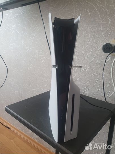 Игровая консоль