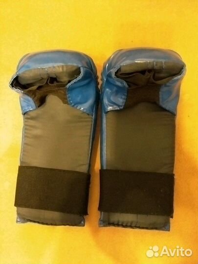 Перчатки для единоборств