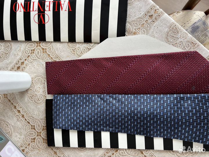 Галстук новый от Valentino шелк 100%