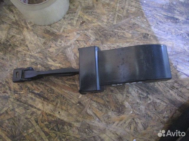 Ограничитель двери задней правой Skoda Yeti 2009-2