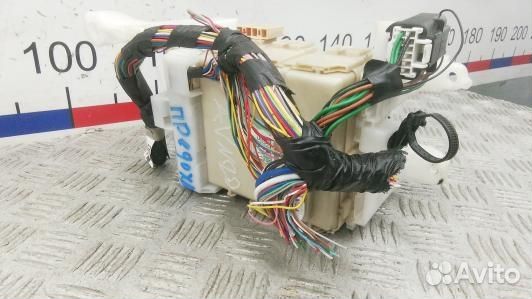 Блок предохранителей toyota verso AR2 (AVN20M102)