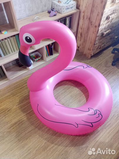 Надувной фламинго круг