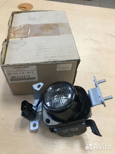 Фара противотуманная mitsubishi pajero 97-99