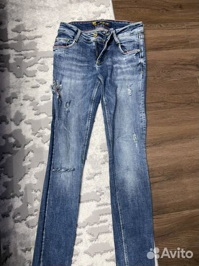 Джинсы