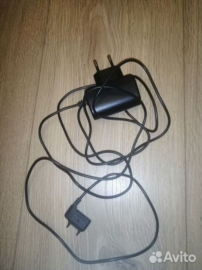 Зарядное устройство Sony Ericsson 700mA