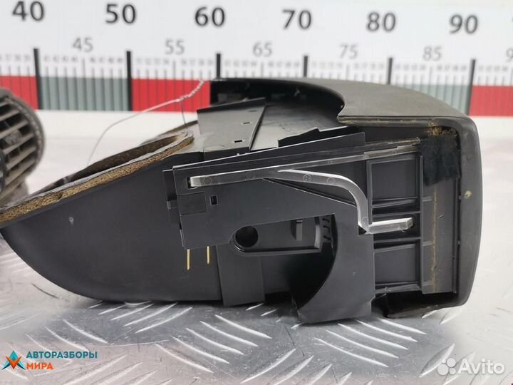 Дефлектор обдува салона Opel Omega B 1997 93172510