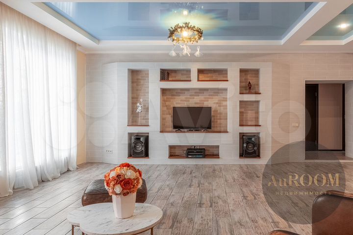 Коттедж 220,4 м² на участке 18 сот.