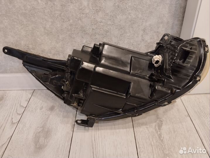 Левая фара на hyundai solaris 1 бу