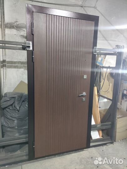 Дверь входная металлическая