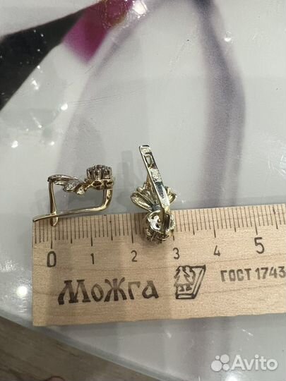 Золотые серьги с бриллиантами