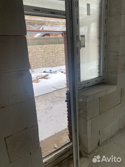 Двери пластиковые со стеклом бу