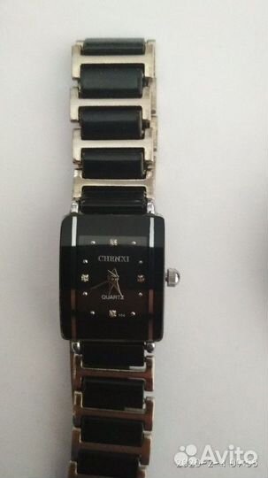 Часы кварцевые