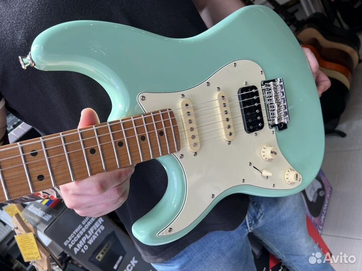 Электрогитара леворукая