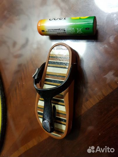 Зажигалка в виде шлепанца